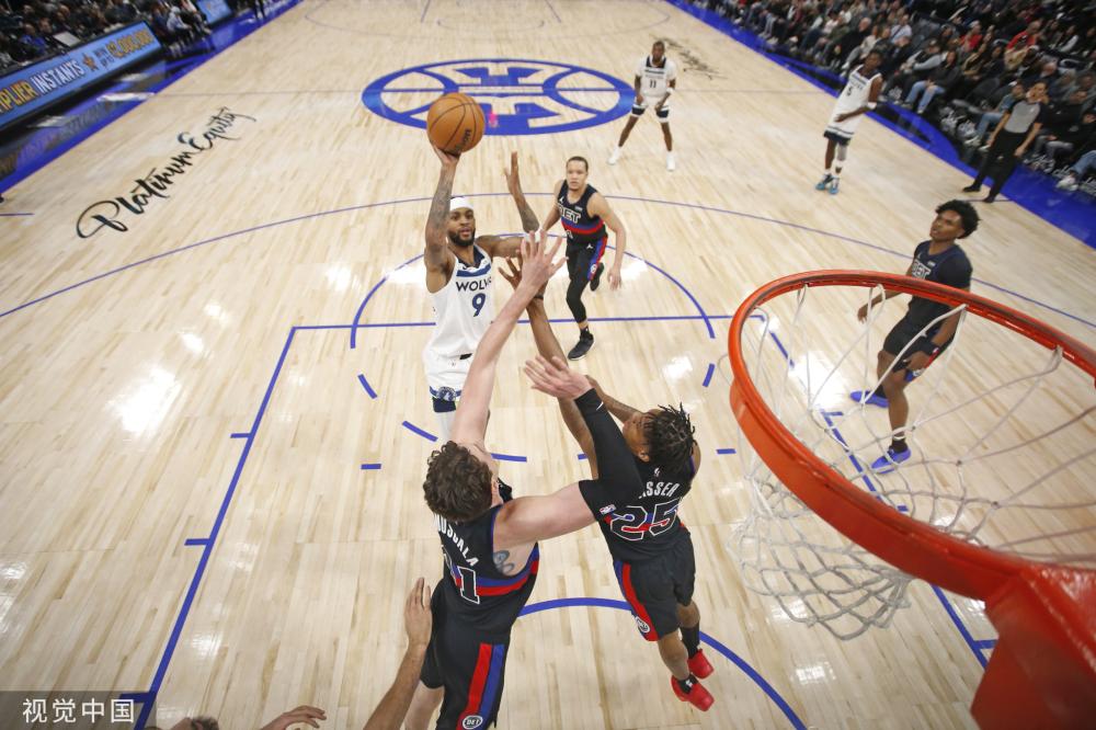 现出她在铅 现出她在铅